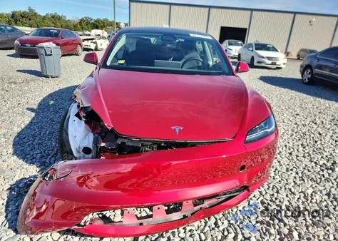 2025 Tesla Model 3 z USA, uszkodzony, nr VIN 5YJ3E1EA9SF011542